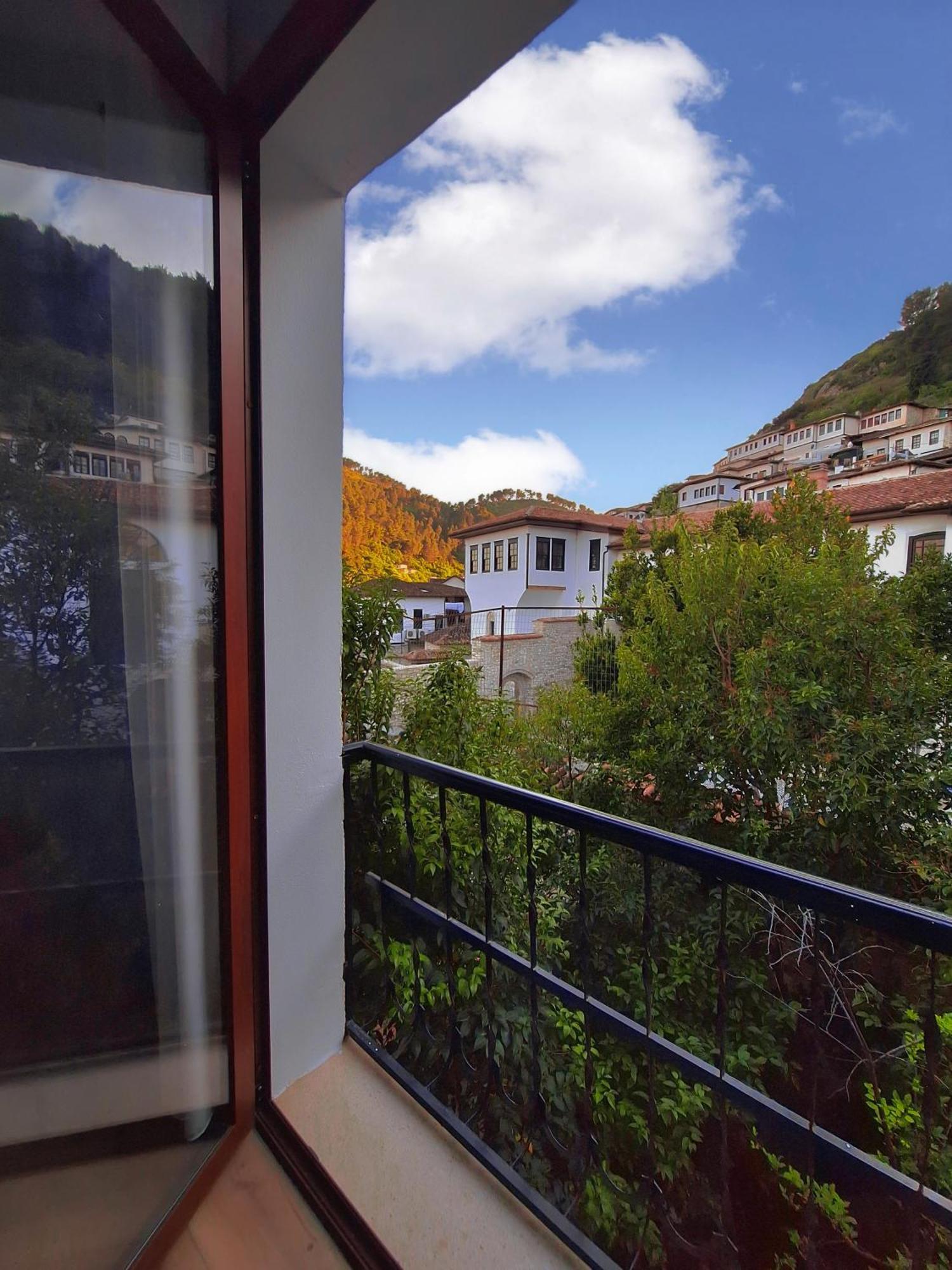 Villa Mishel Suites Berat Zewnętrze zdjęcie
