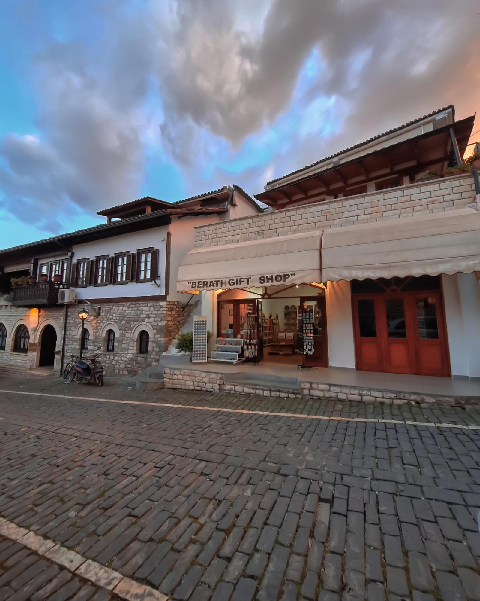 Villa Mishel Suites Berat Zewnętrze zdjęcie