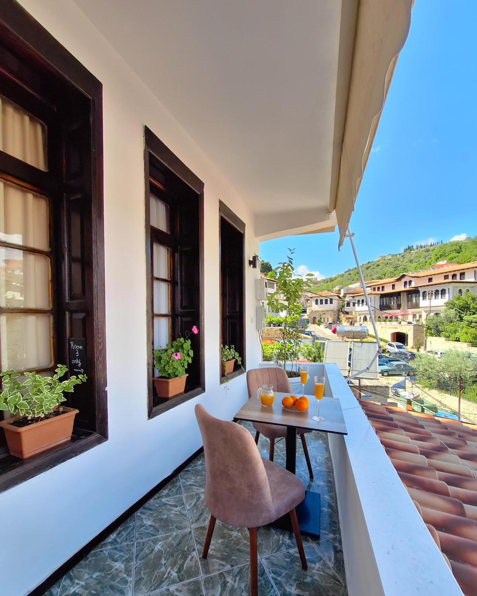 Villa Mishel Suites Berat Zewnętrze zdjęcie